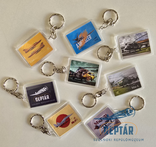 RepTár műanyag szögletes kulcstartó-többféle mintában